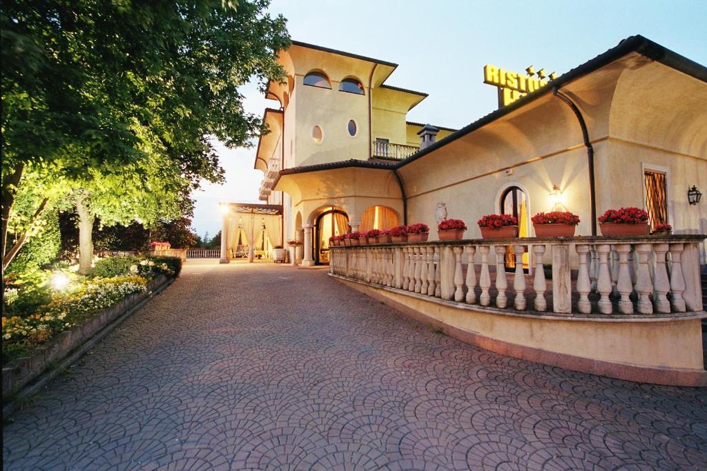 Villa Belvedere 1849 Misano di Gera d'Adda ภายนอก รูปภาพ